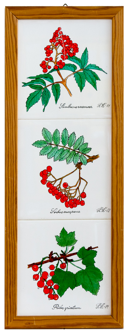 1984
Posliinimaalaus
15 x 15  cm x 3